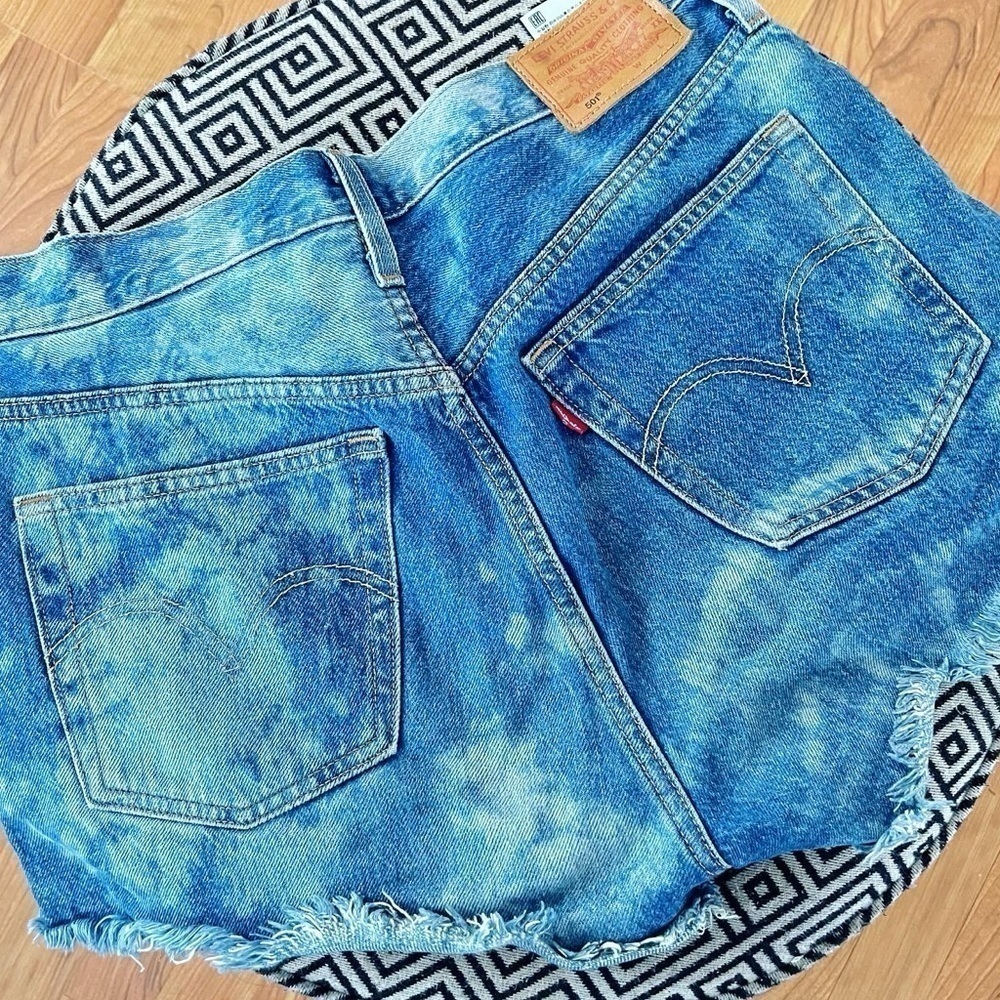 Levi’s 501 bleach dye hi rise shorts